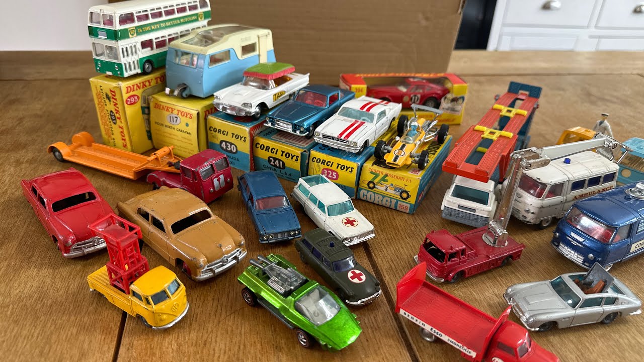 VINTAGE MODEL CARS - Corgi Toys, Dinky Toys, Husky, Hot Wheels