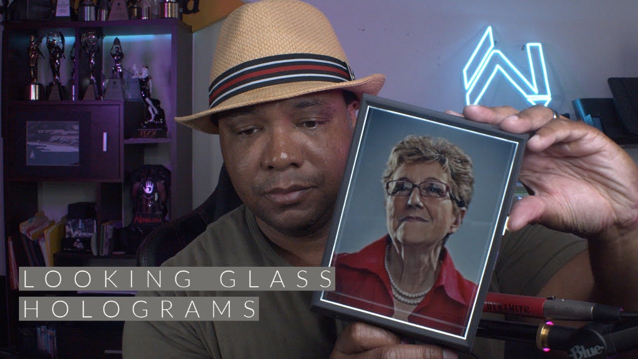 Looking Glass Portrait Unboxing - YouTube