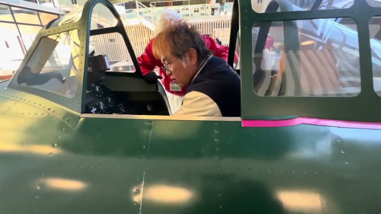 紫電改仮設操縦席、パイロット訓練、 - YouTube