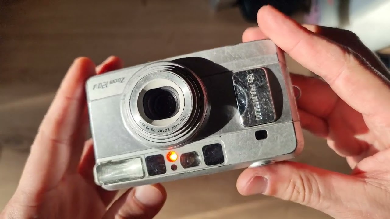 FujiFilm 120v analog camera - Short review - eng - YouTube