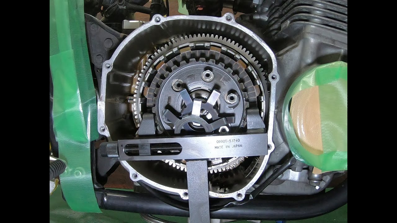 ゼファー1100】クラッチ交換 分解編【修理】 - YouTube