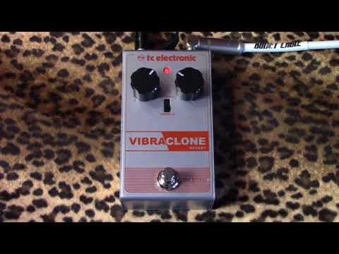 TC Electronic VIBRACLONE rotary vibe pedal demo with Les Paul