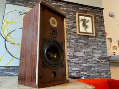Bowers & Wilkens B&W DM4 Speakers Review - YouTube