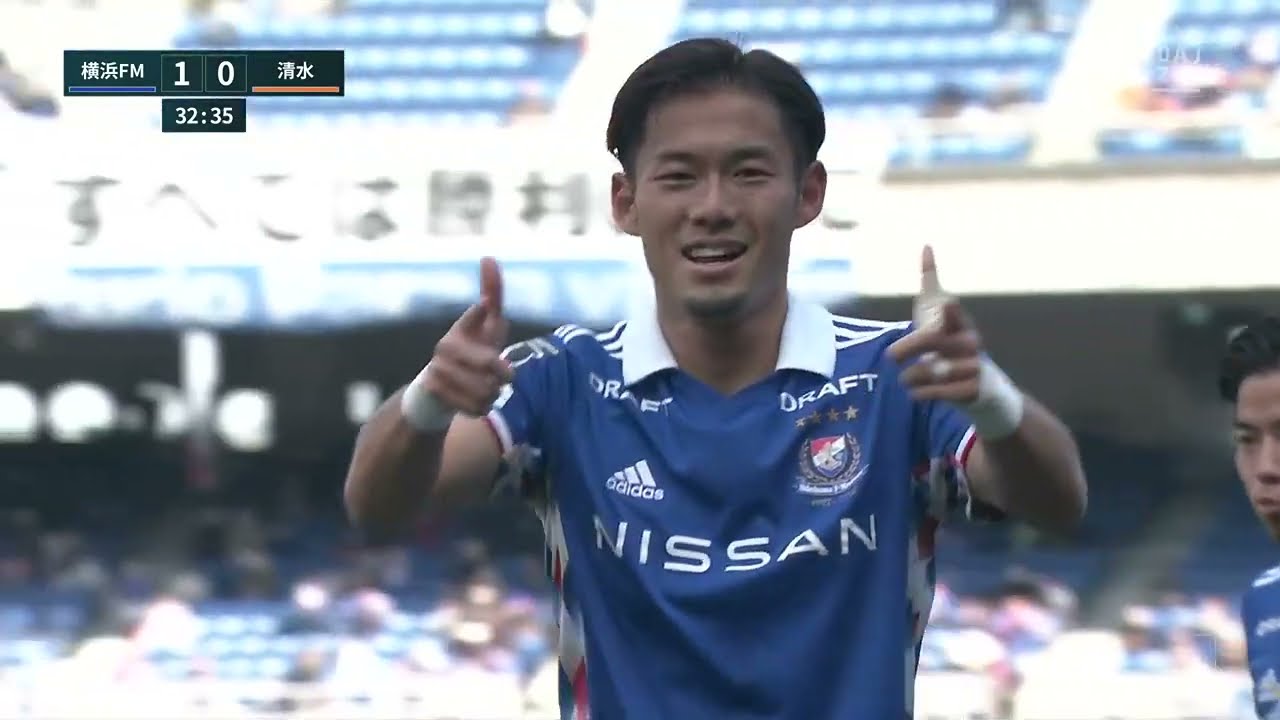 カットインからビューティフルショット！ 小池龍太（横浜FM）が華麗に