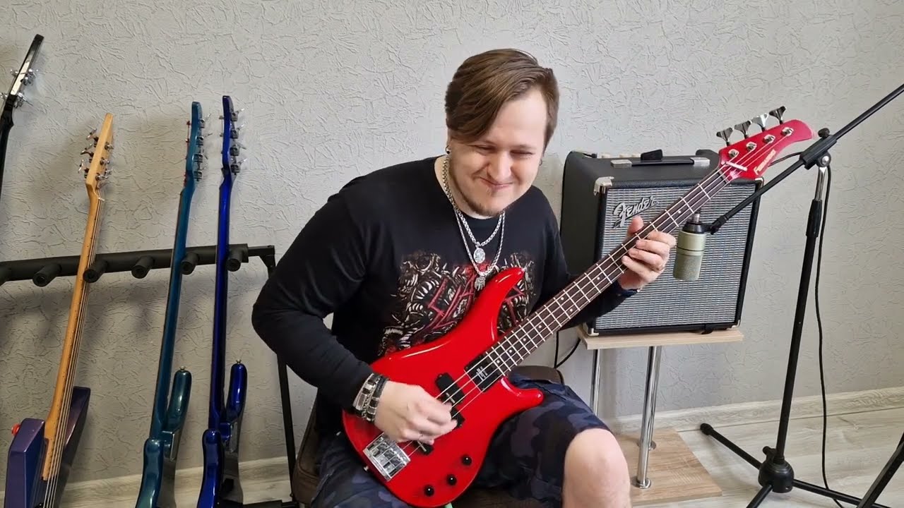 Fernandes Revolver Japan 90s Red Devil - YouTube