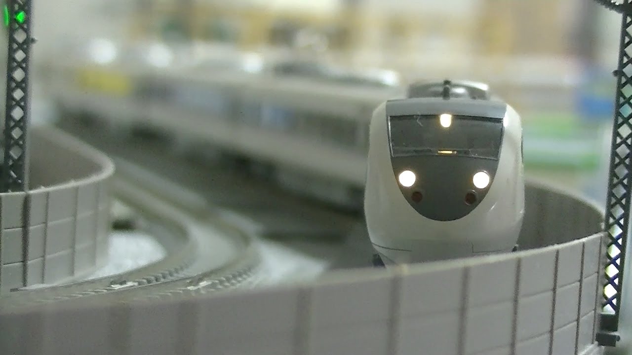 Nゲージ KATO 681系「しらさぎ」走行動画 - YouTube