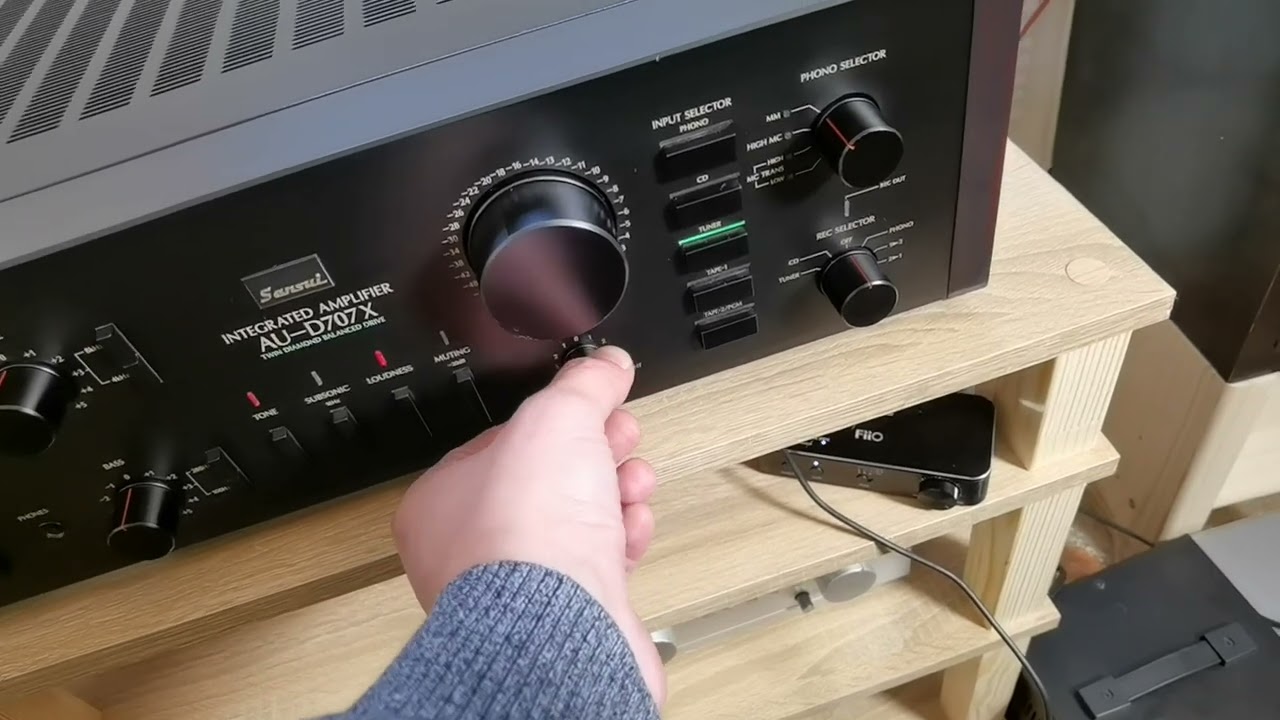 Sansui AU D707X - YouTube