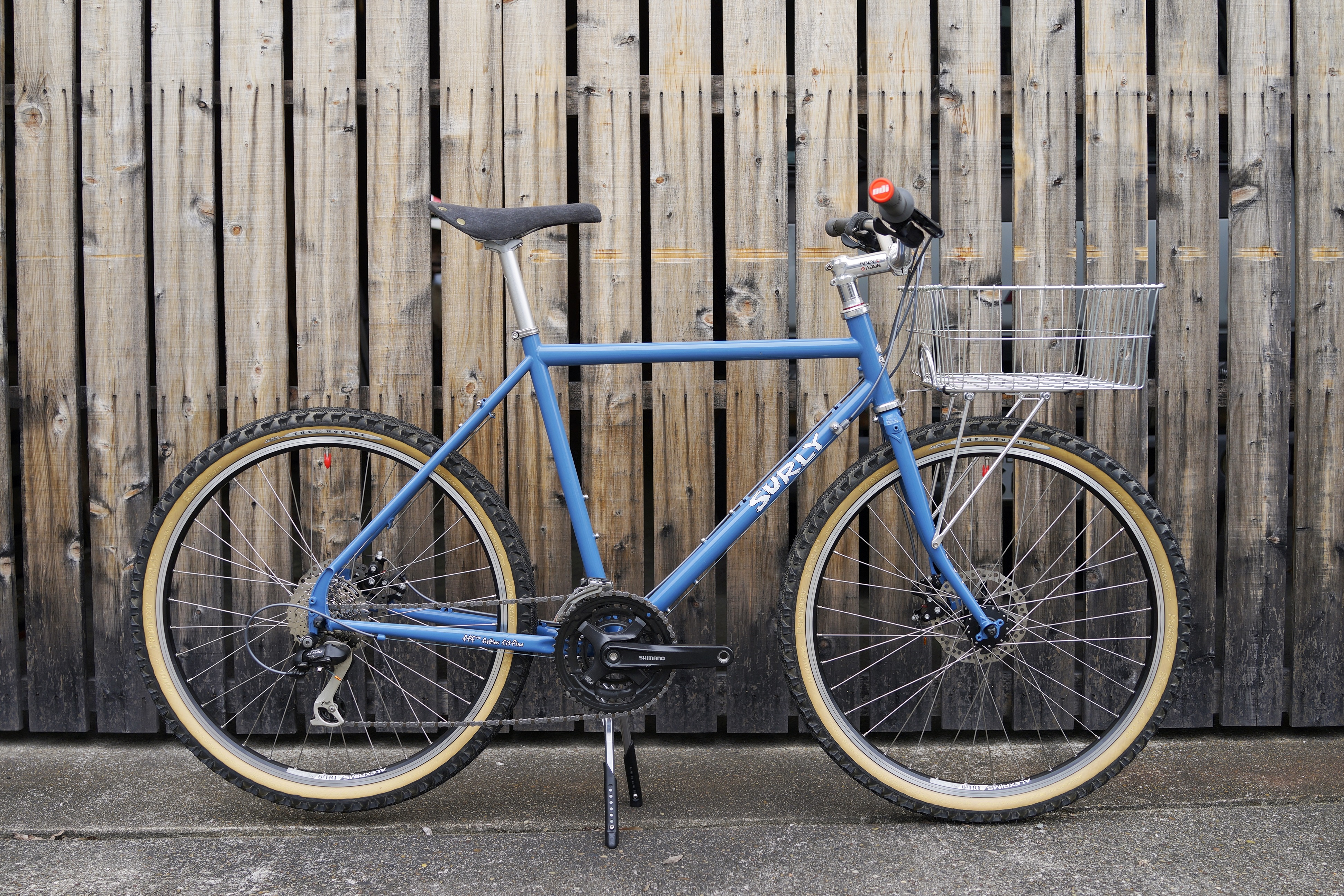 週末はパパチャリでアウトドア!!】SURLY Disc Trucker “PAPA CHARI