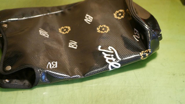 Titleist)タイトリスト/キャディバッグのフードチャック破損を修理