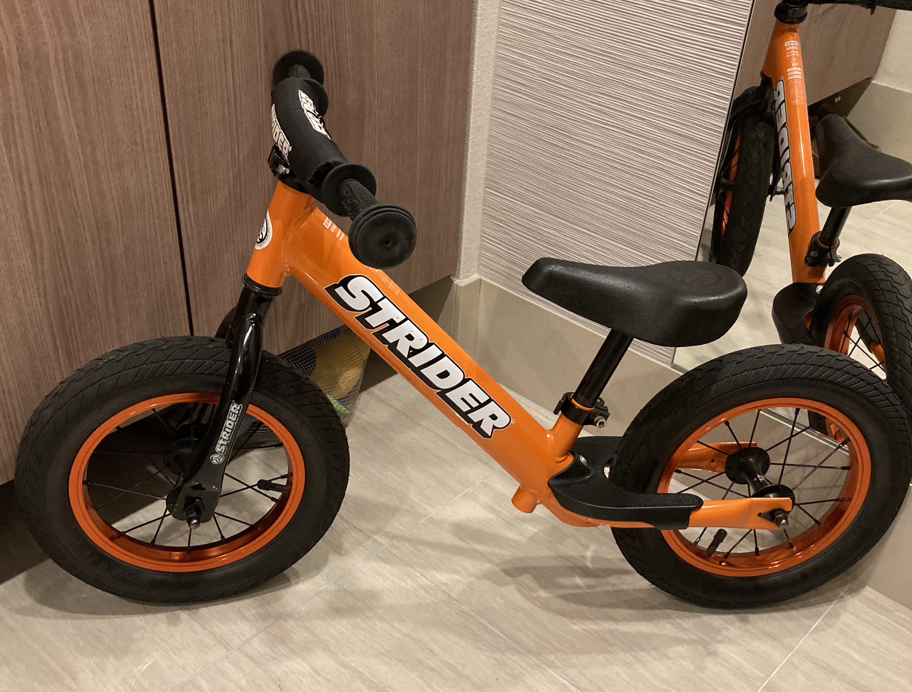 DADDYLAB（ダディラボ）のカスタムパーツで息子のストライダーの