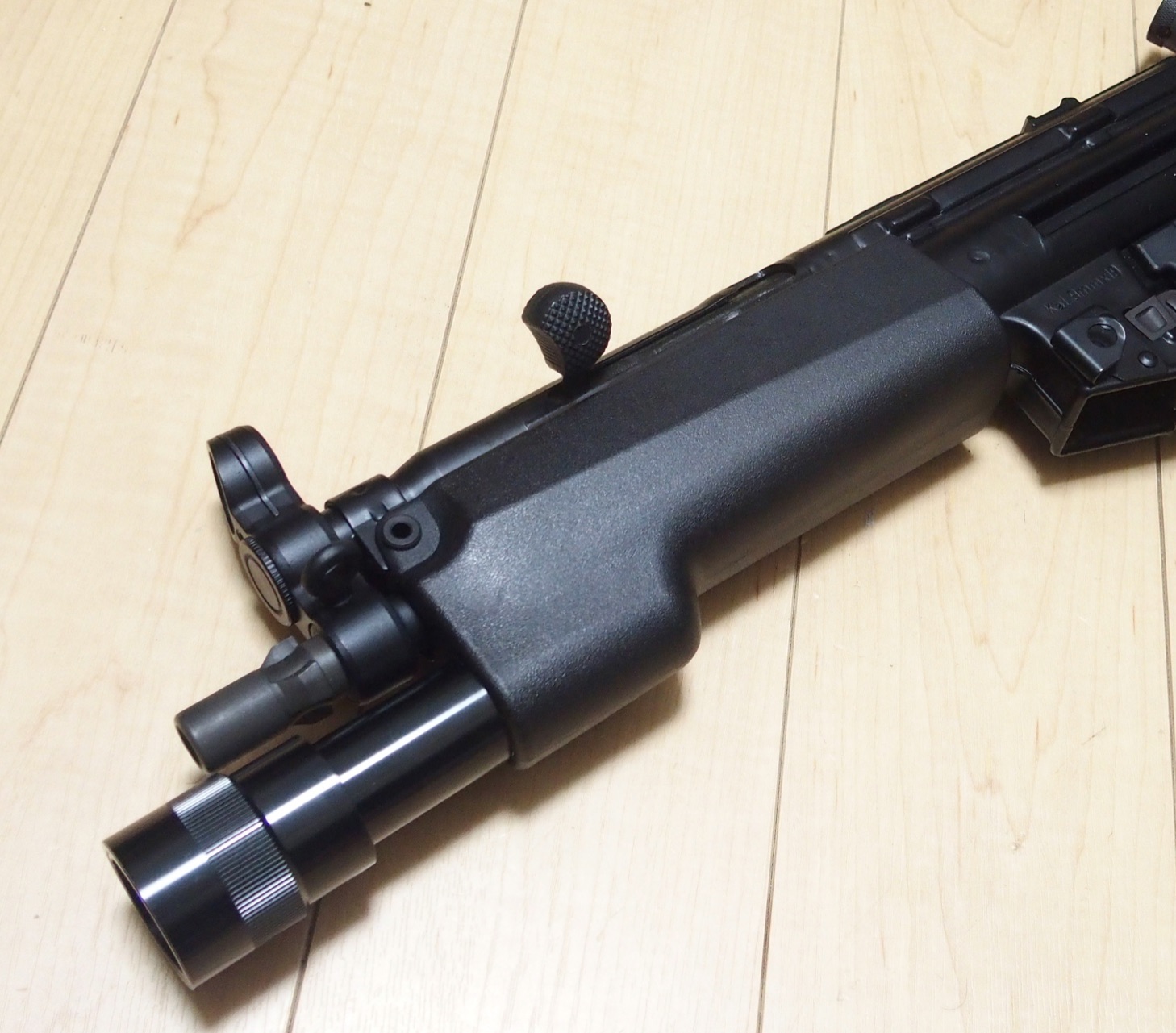 インドア戦に向けて、VFC製 GBB MP5用ライトハンドガードを買いました