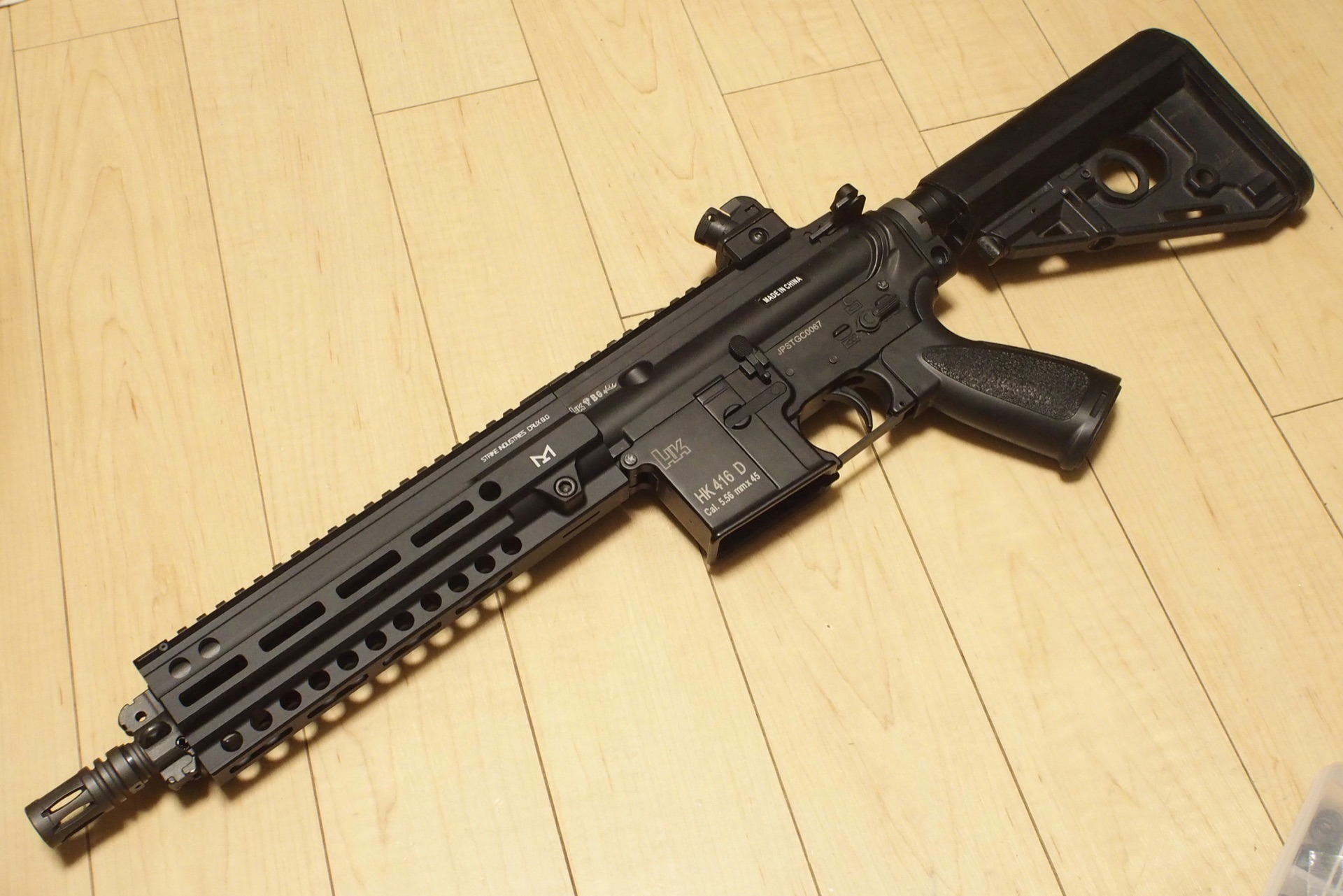 A&K STW HK416用に、Madbull Strike Industries CRUX 9インチ HK416用
