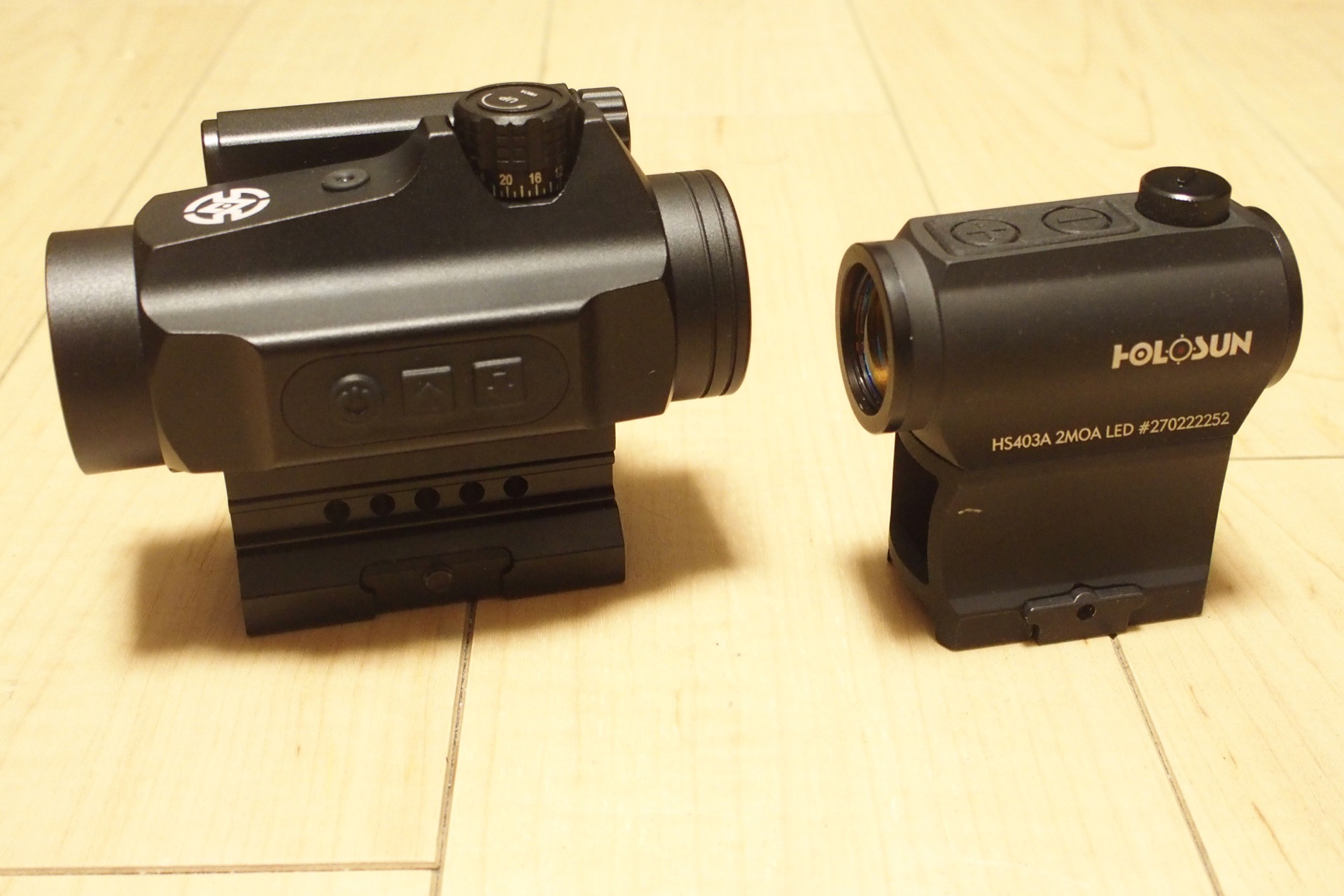 大きくてクリアなレンズが特徴、Vector Optics SCRD-26 Nautilus 1×30