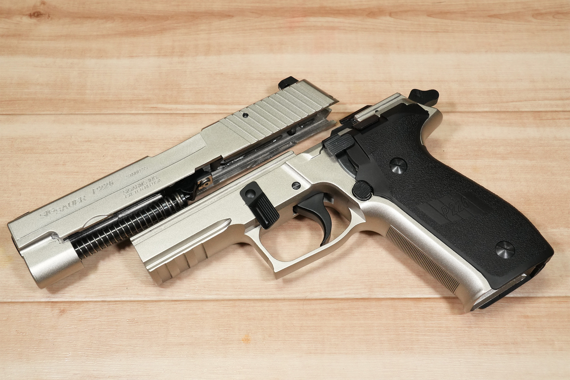 タナカ製モデルガン、SIG SAUER P226 Railed Frame All Hevy Weight