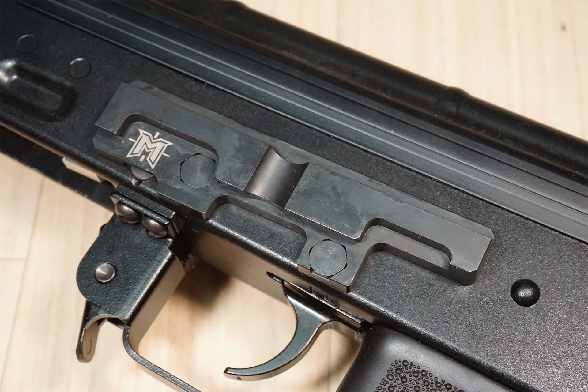 ARRON SMITH製 東京マルイ AKM GBB用 AK MASTER MOUNT レプリカの