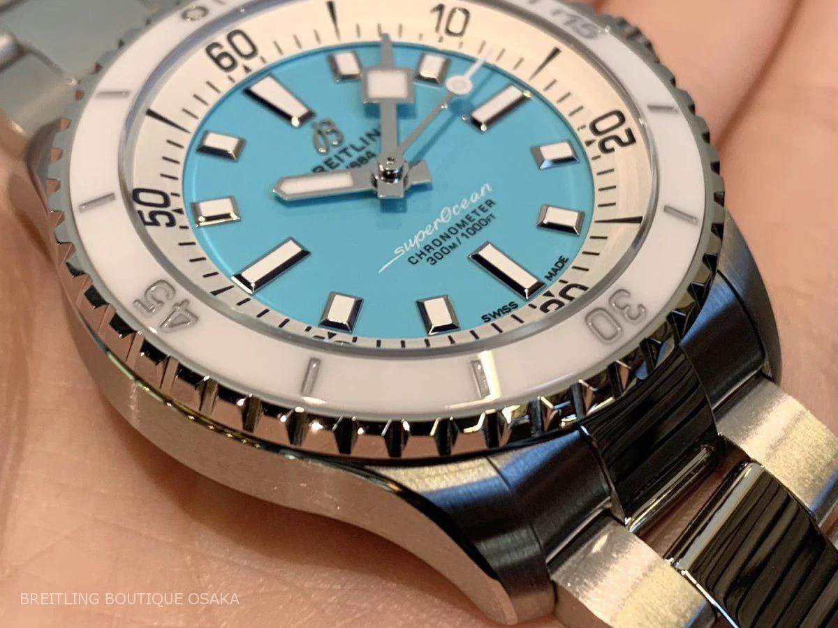スーパーオーシャン36」の人気カラーターコイズ文字盤が入荷