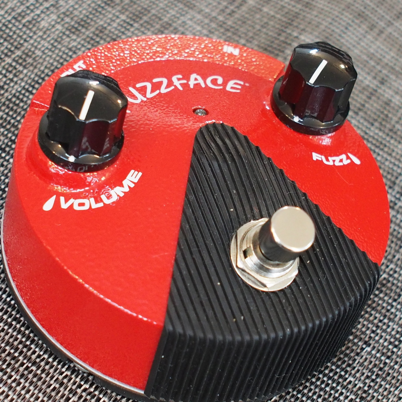 入荷情報】5つのファズ回路を通過した衝撃サウンド『Bambasic