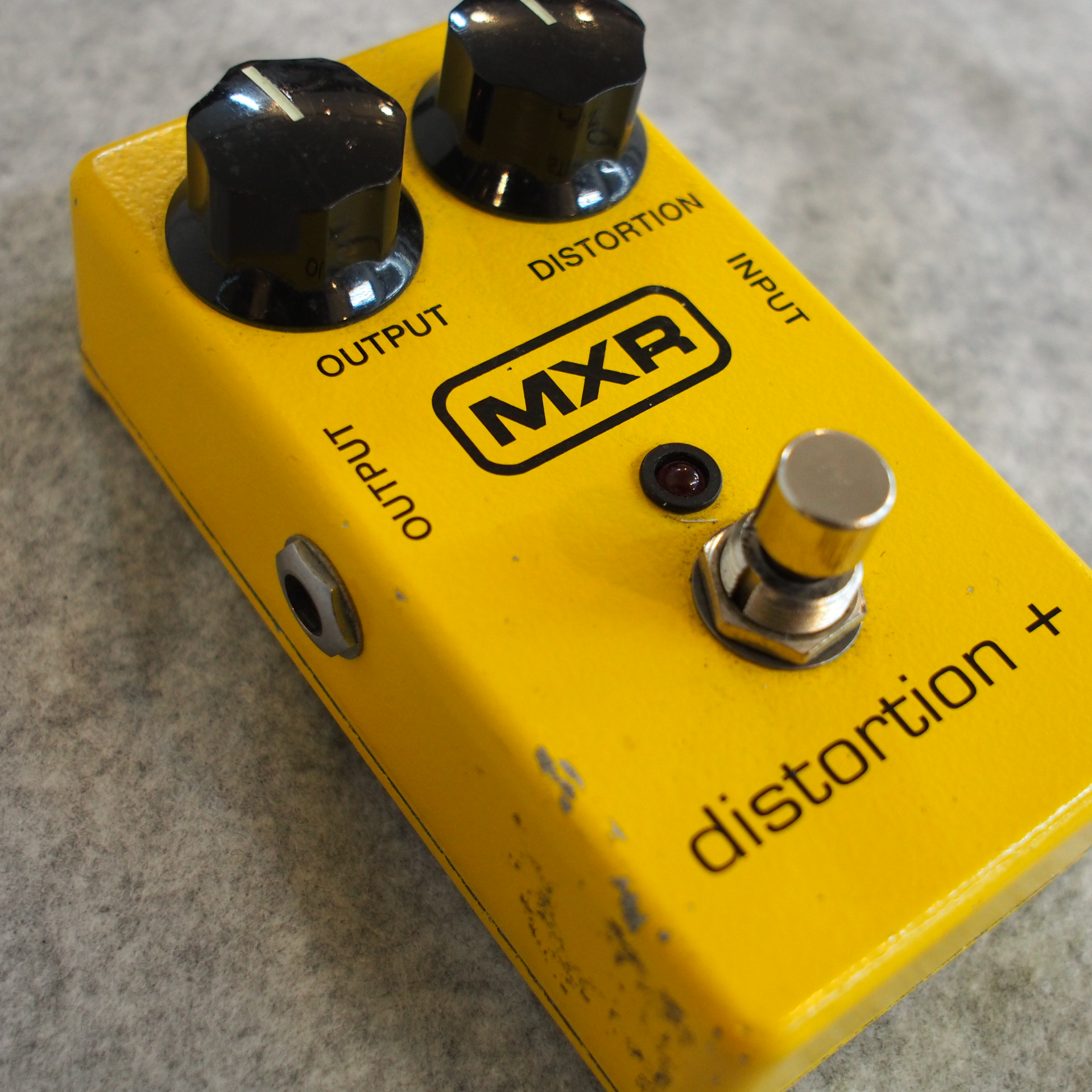 買取情報】贈答用に最適な歪み『LINE6 DM4 Distortion Modeler』楽器奏