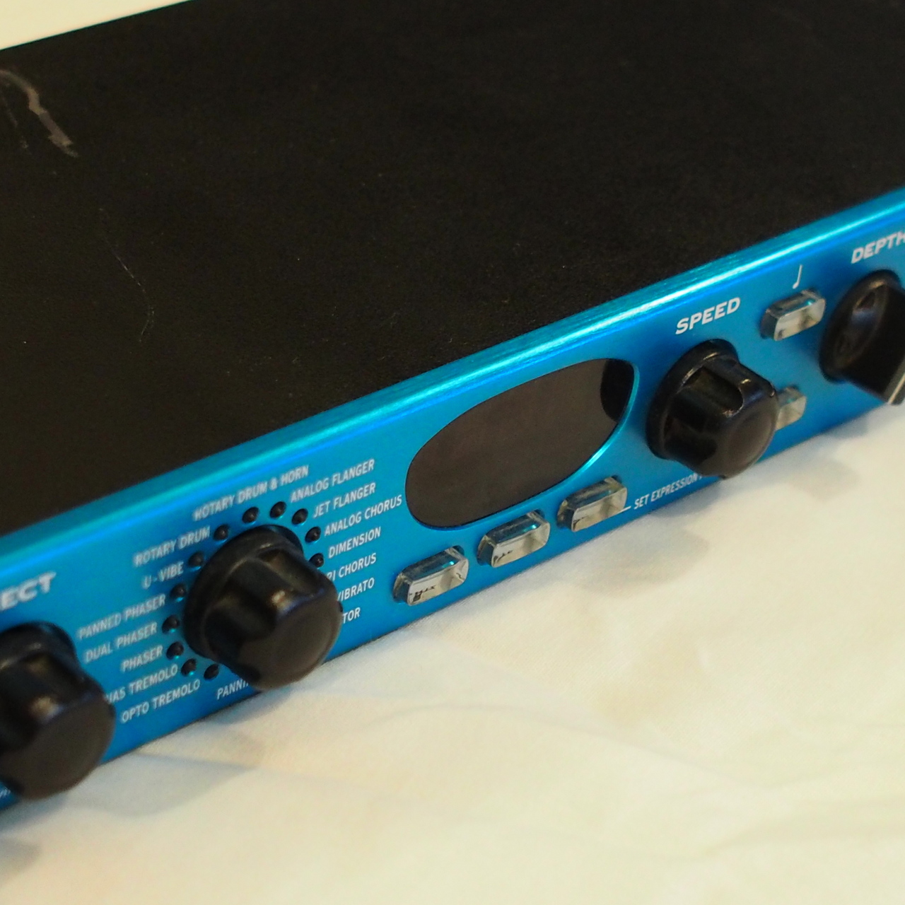 NEWS】圧巻の8エフェクト！『Neunaber Audio Effects INSPIRE TRI