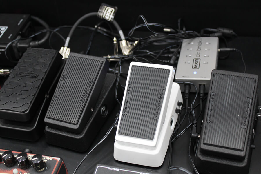 ボリュームペダルとは？【エレキギター博士】