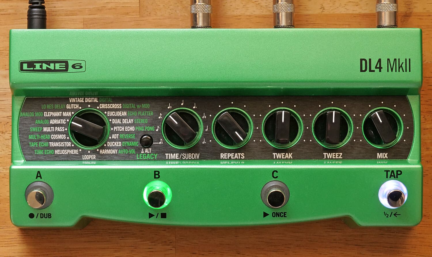 創造性を刺激する多機能ディレイ》Line 6「DL4 MkII」【エレキギター博士】