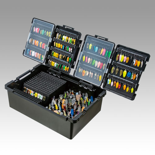 エリアトラウト】取外し可能な16枚のプレートは超大容量！フラップ式で