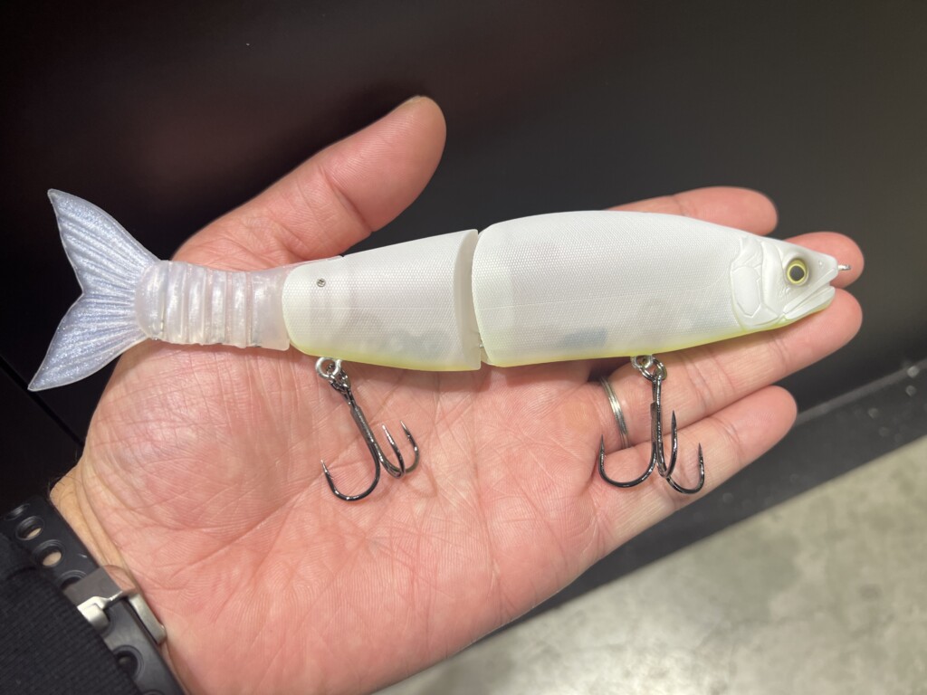 期待の超大型ルーキー「ジョインテッドクローMIX183」に人気の2色を