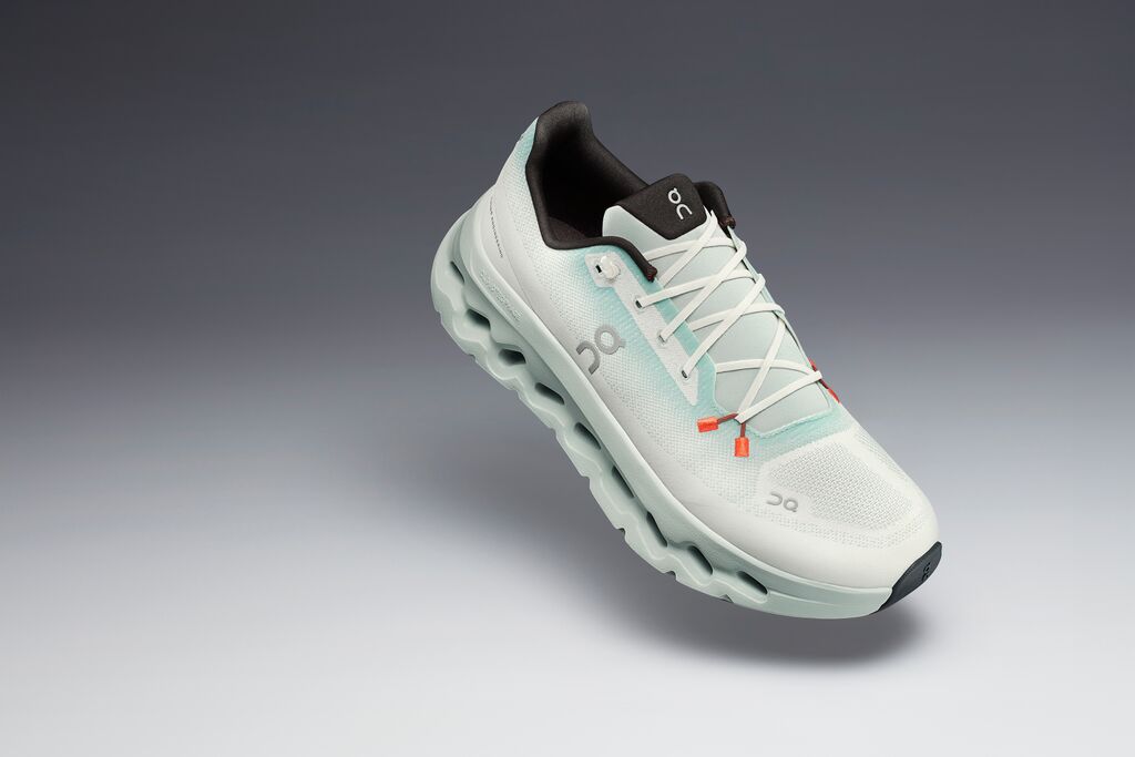 Onから初のスニーカー「Cloudtilt」が登場、2月1日発売
