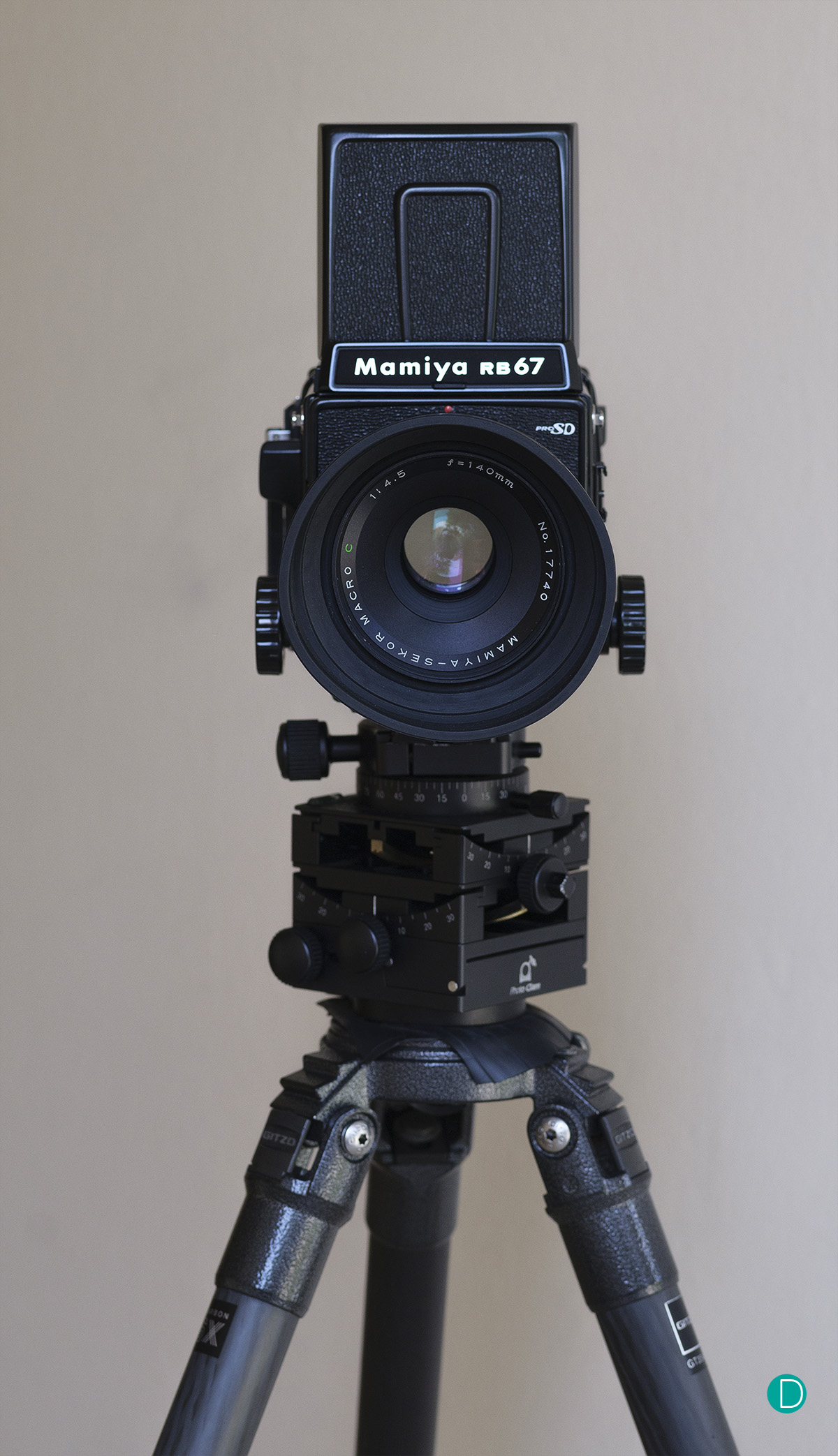 TGIFridays: Review of the vintage Mamiya RB67 Pro SD :