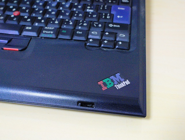 家からIBM時代のThinkPad G41が出てきた。3.5kg、フロッピーディスク