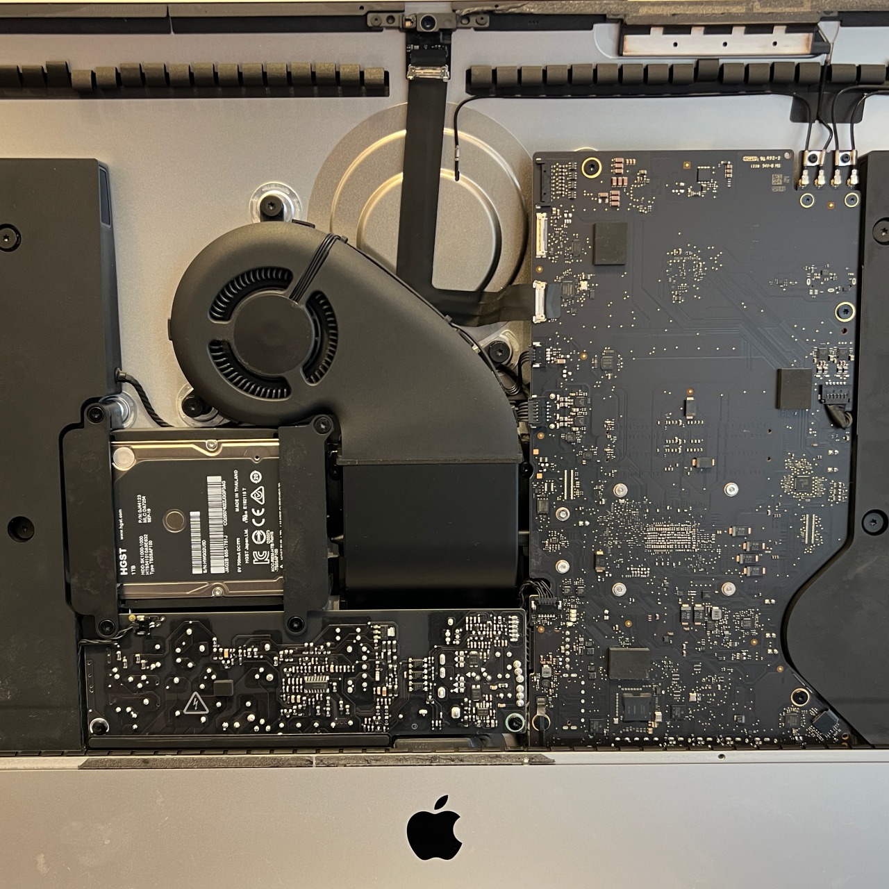 iMac (21.5-inch, 2017) SSD交換 速度アップ 内蔵ファンの掃除