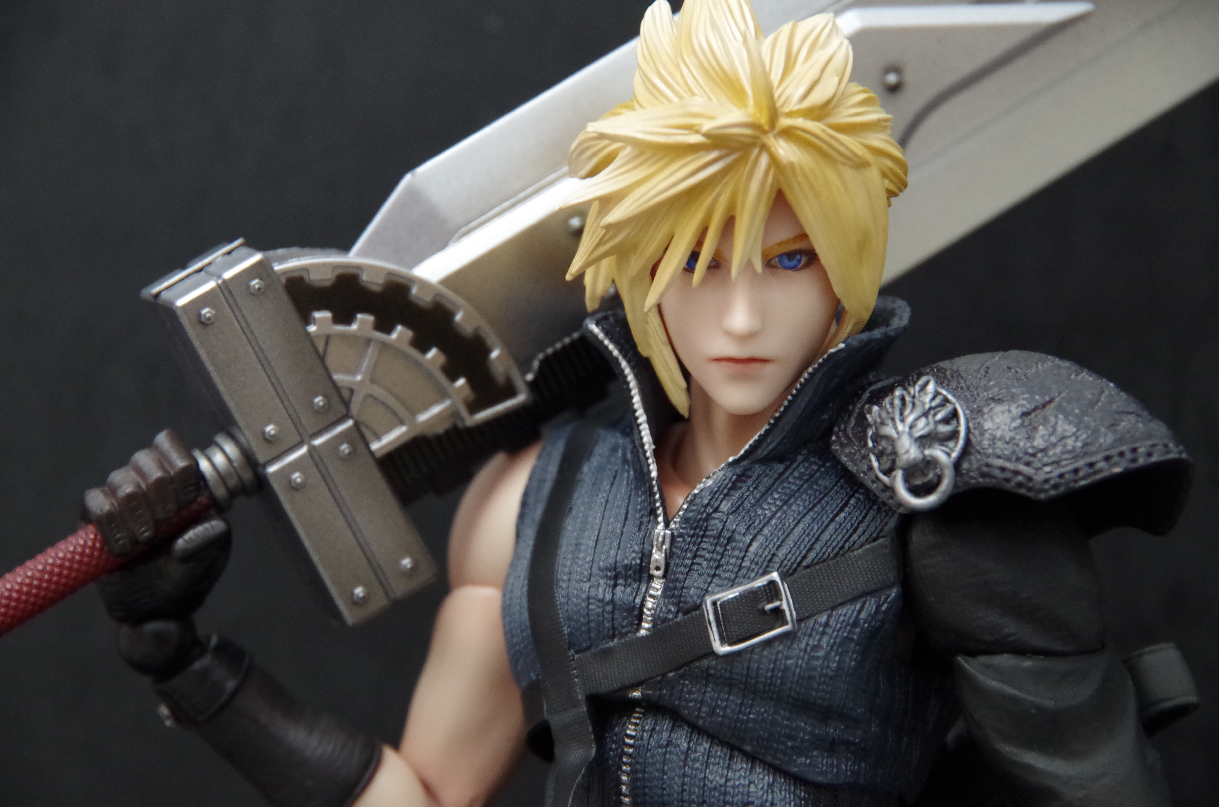 FINAL FANTASY VII ADVENT CHILDREN PLAY ARTS改 クラウド・ストライフ