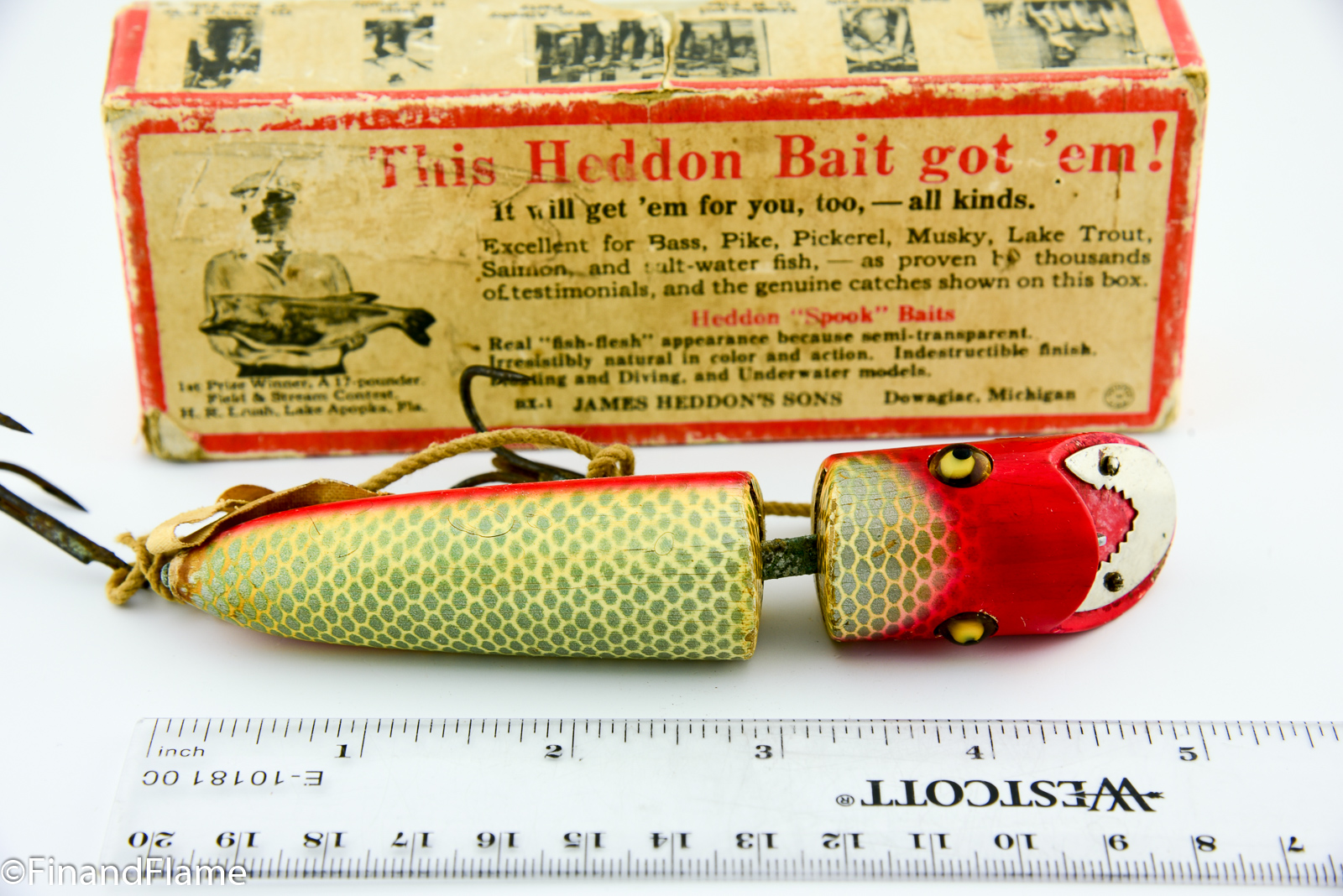 Heddon King Zig Wag Antique Lure - Fin & Flame