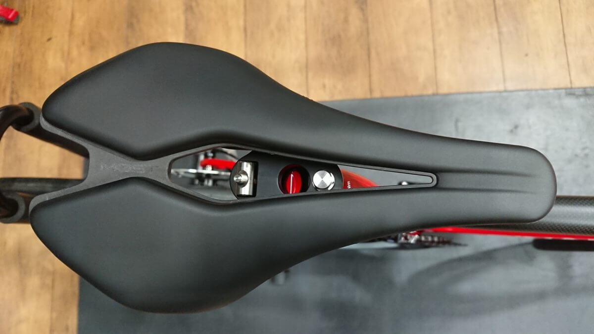 PINARELLO乗りにオススメ！MOST LYNXサドル | KAMIHAGI cycle