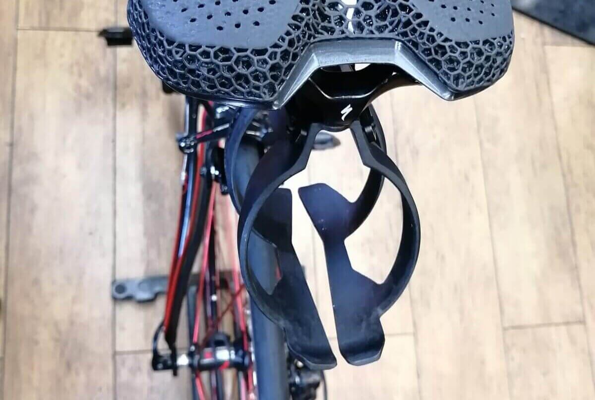 トライアスリート必見！走行中でも取り出しやすいサドル下専用ボトル