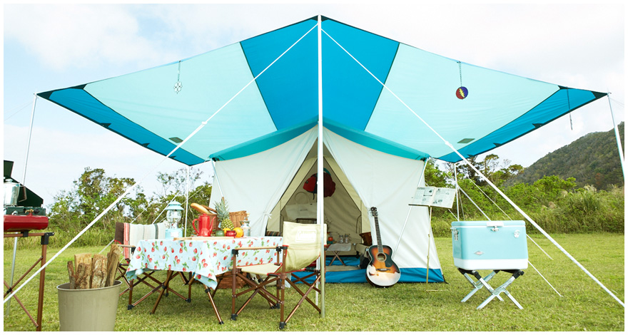 キャンプ場で見かけるお洒落テント！！素敵なターコイズブルー
