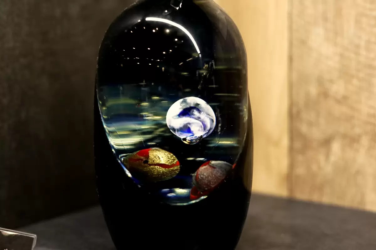 沖縄伝統「琉球ガラス」の最高峰を常に探求する、末吉清一氏の伝統に