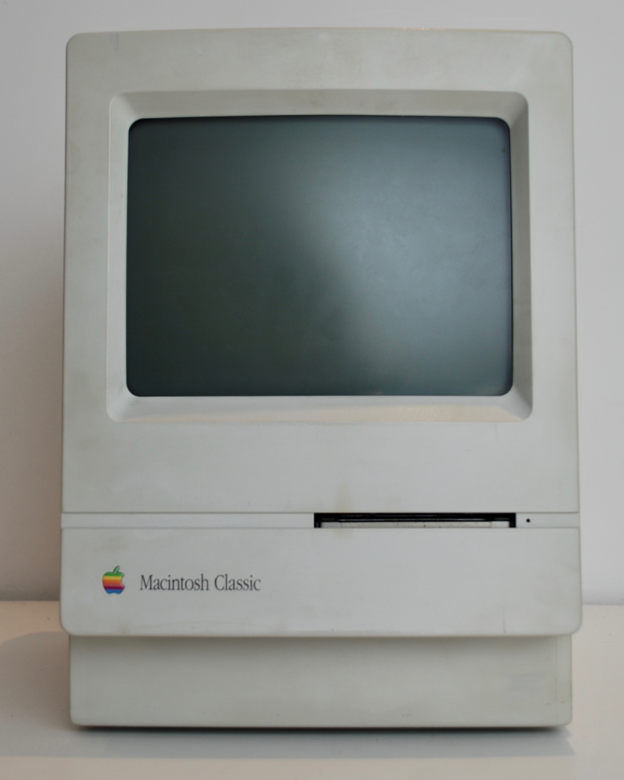 Macintosh Classic - Old Crap Vintage Computing