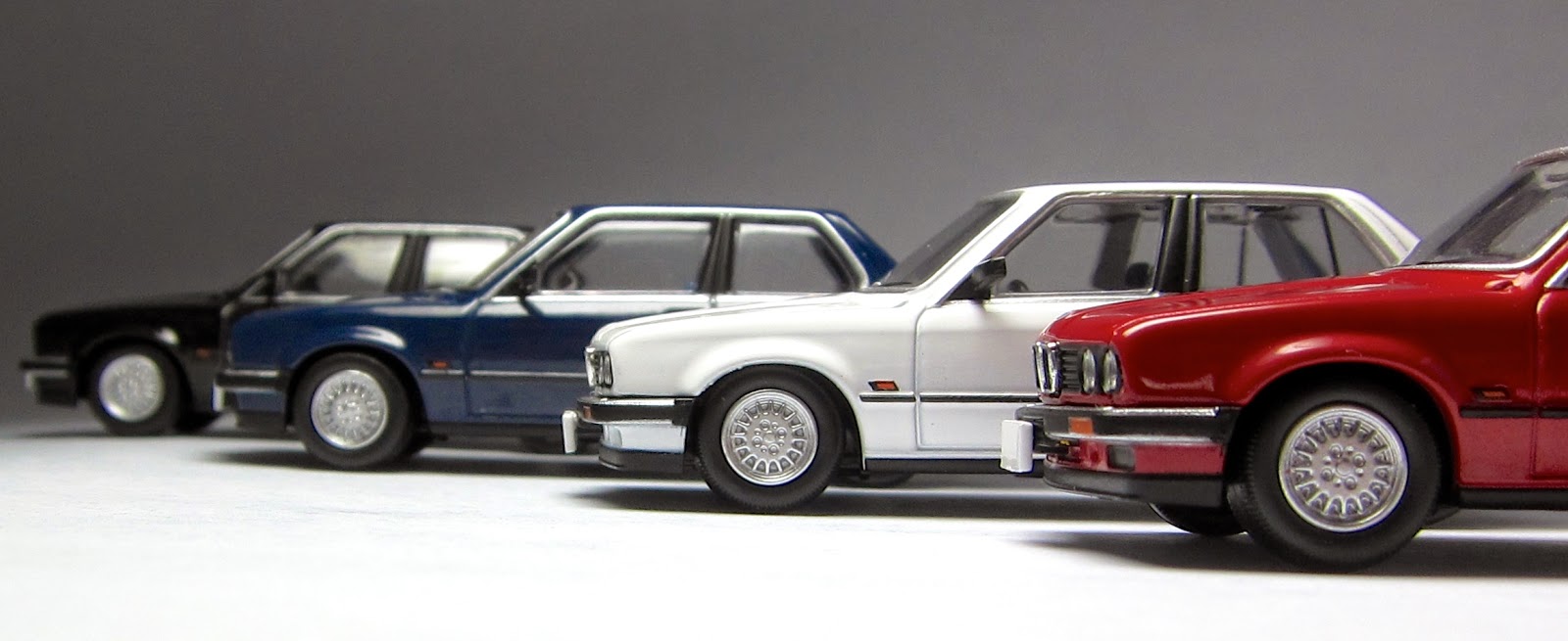 They keep coming: Tomica Limited Vintage Neo BMW 318i (E30) Coupe
