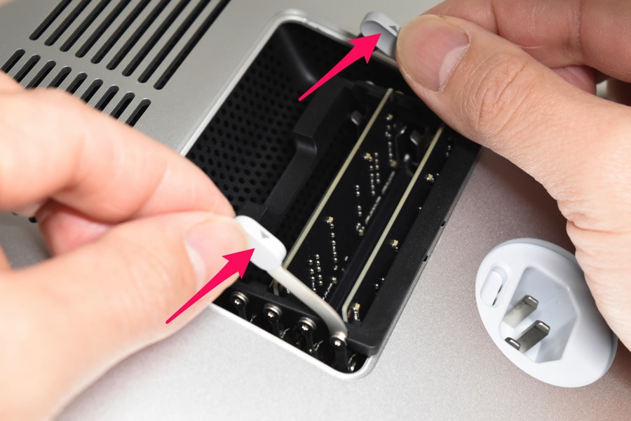 iMac 2017 27インチ」のメモリを自分で増設する方法