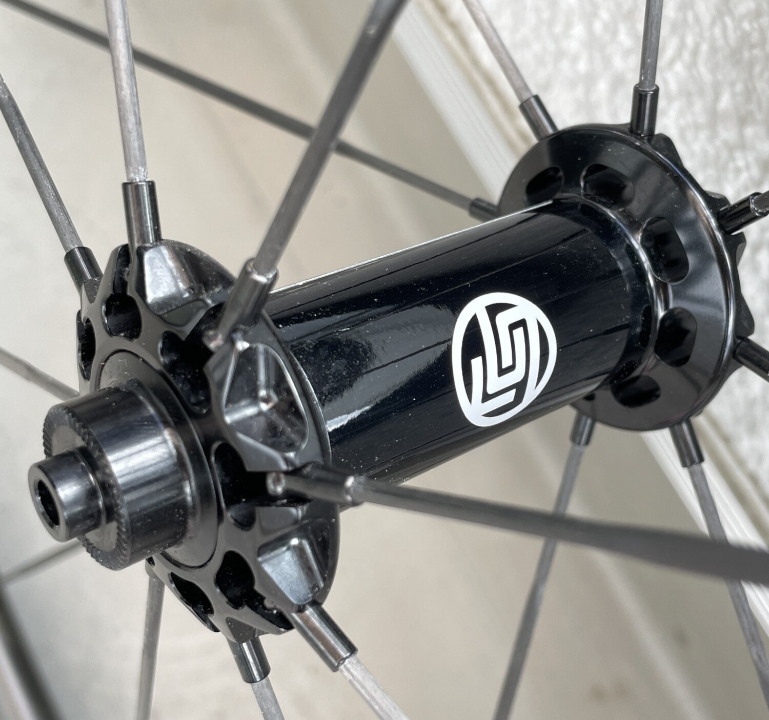 400gの究極リム！Lun Hyper R45のハブ、スポーク、リムを完全解剖