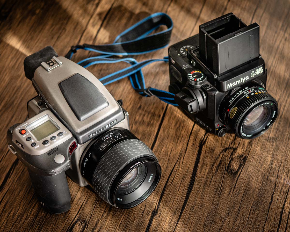 Mamiya 645 vs Hasselblad H - Leica Blog (Matt Osborne)