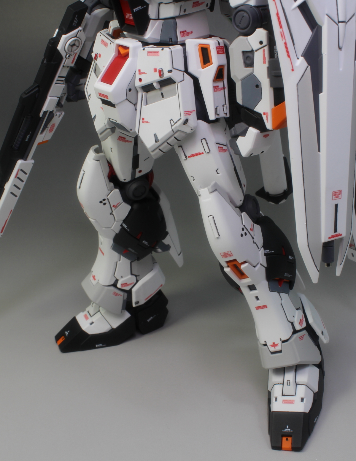 RG νガンダム RG 1/144 νGUNDAM HJ作例風 改修全塗装完成品 | MU-LA
