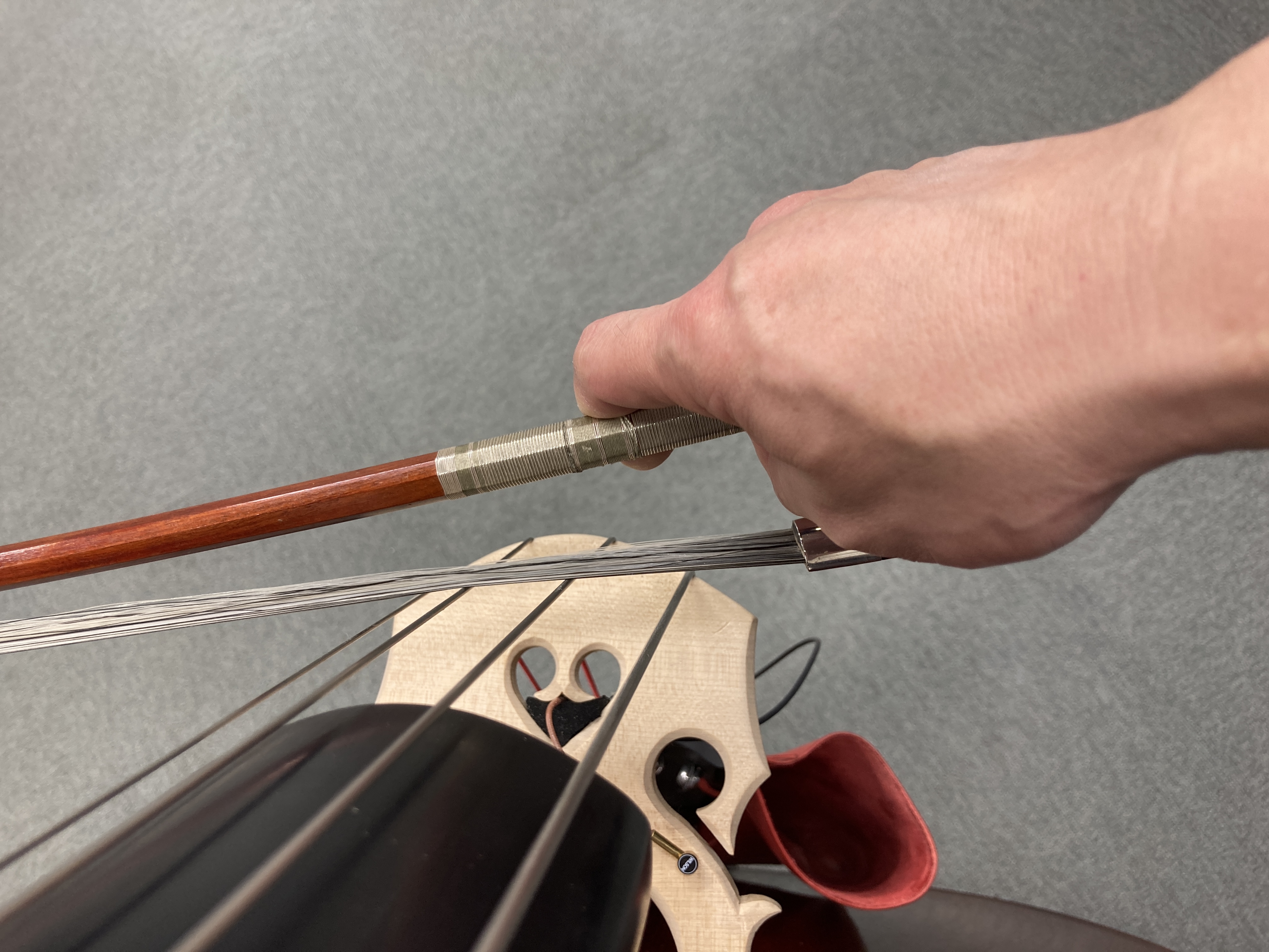 ジャーマン弓 or フレンチ弓 / コントラバスの弓について | 低音倶楽部