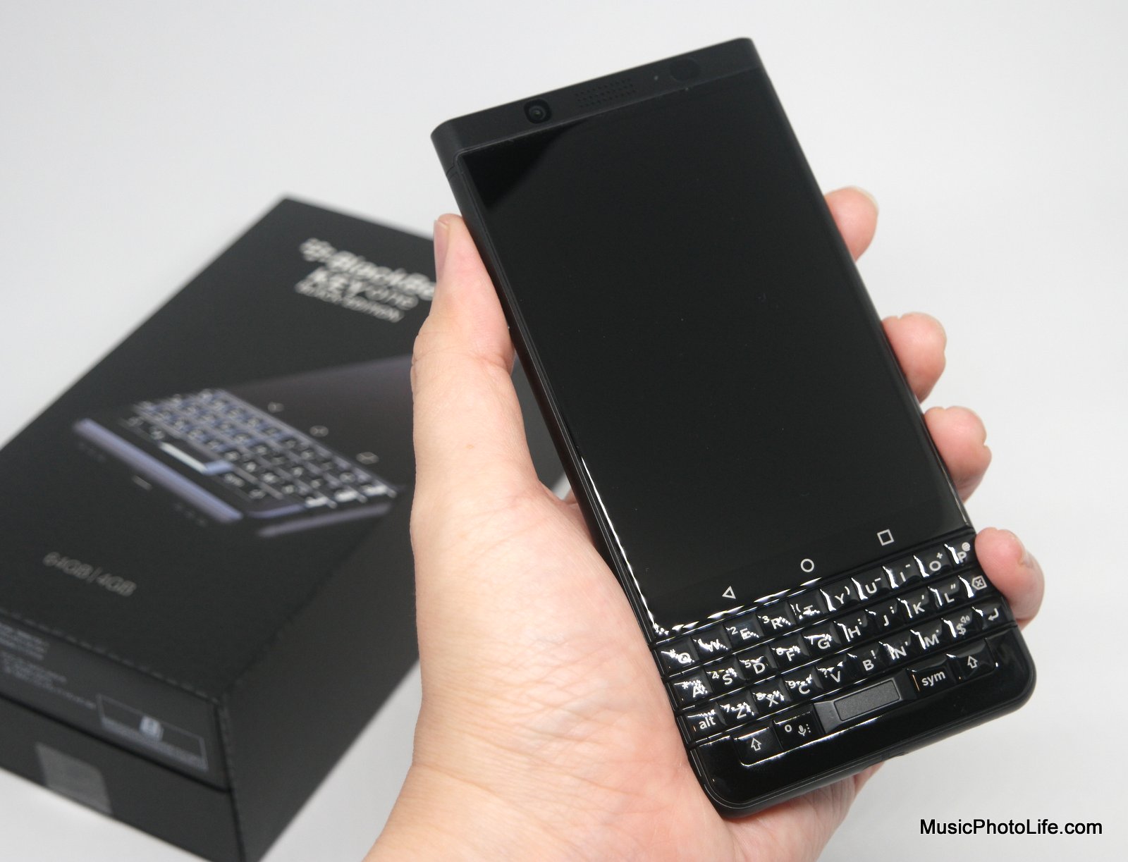 BlackBerry KEYone Review: Black Edition (BBB100-1)