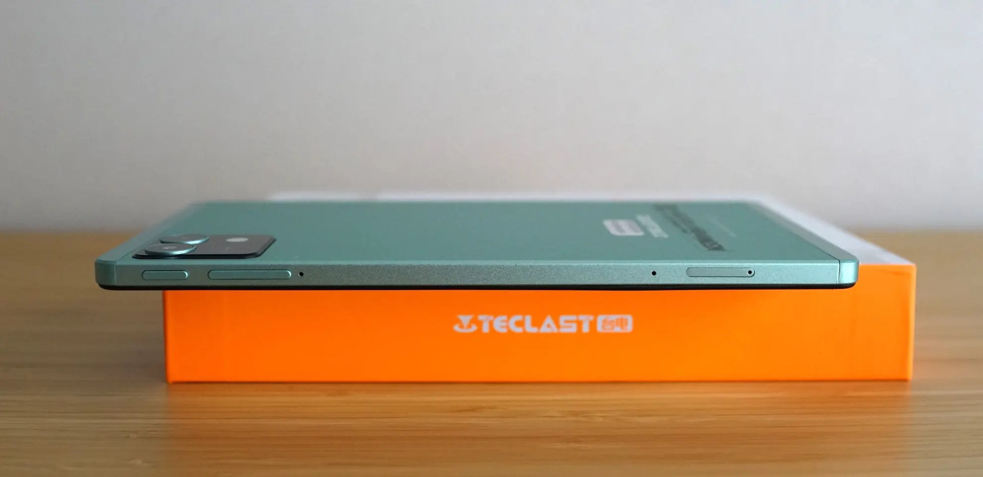 TECLAST M50 Mini レビュー 片手持ちに丁度良いサイズの8.7インチTÜV低