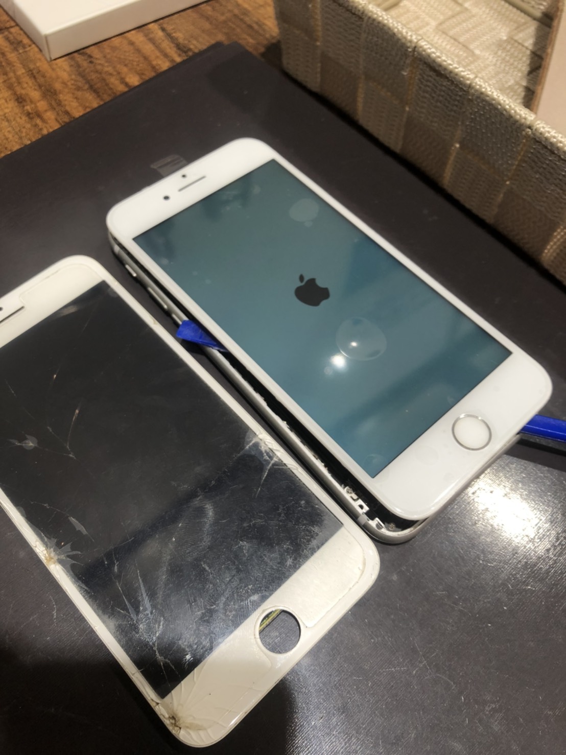 iPhone8】小さな傷だけでも画面交換していいと思うんです。 | iPhone