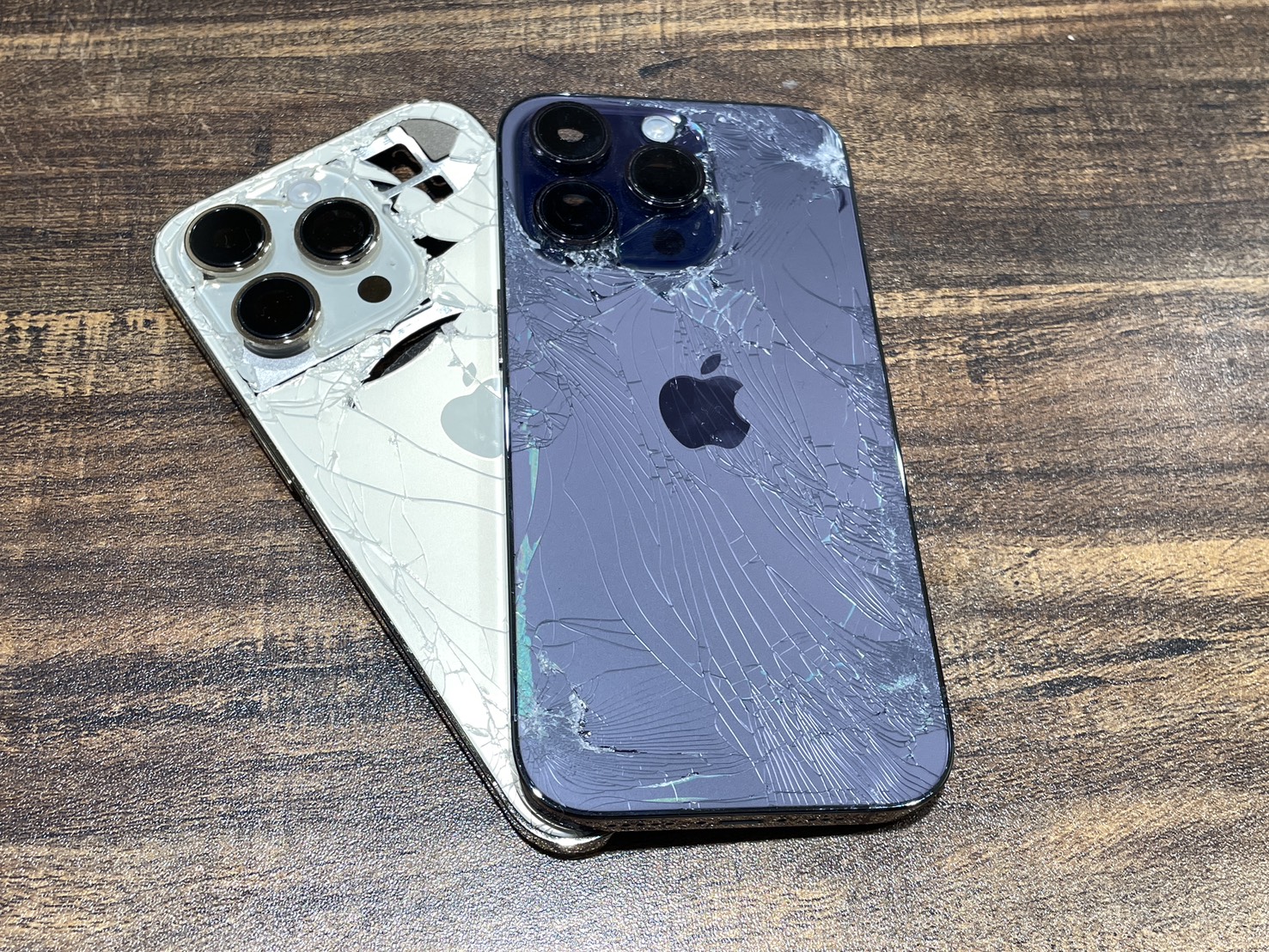 iPhoneの背面ガラス割れは放置NG！【スマホ修理店のブログ】