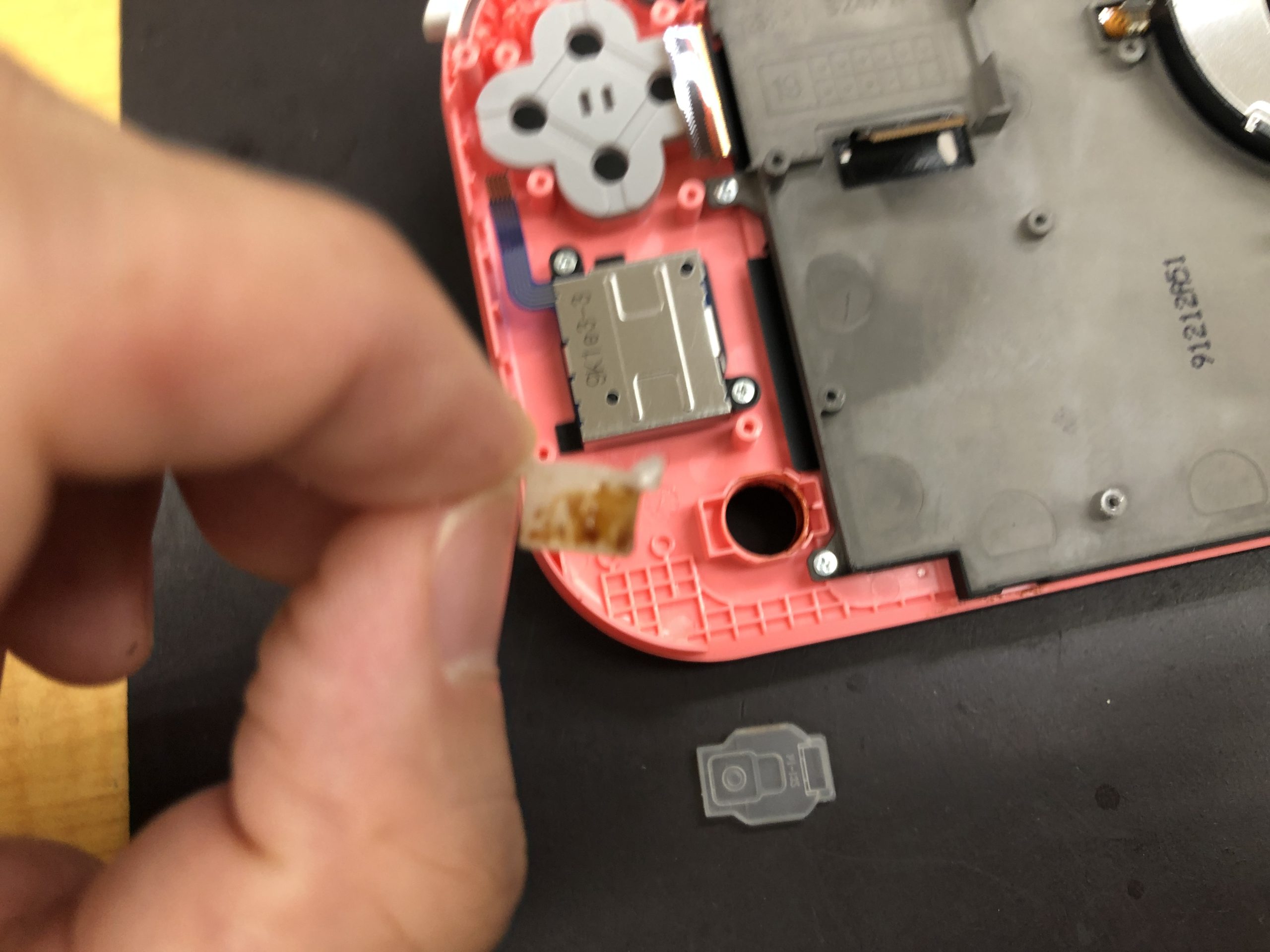 スイッチライトのホームボタンが押せない！？原因はこれだ