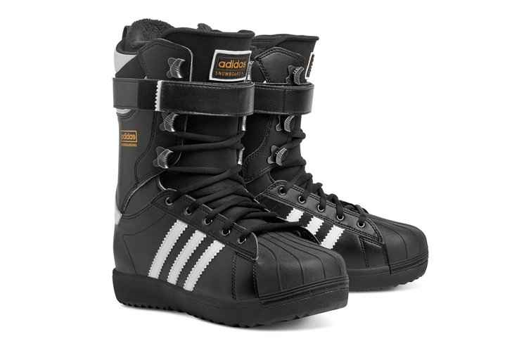 アディダス スノーボーディングは、Superstar生誕45周年をセレブレイト